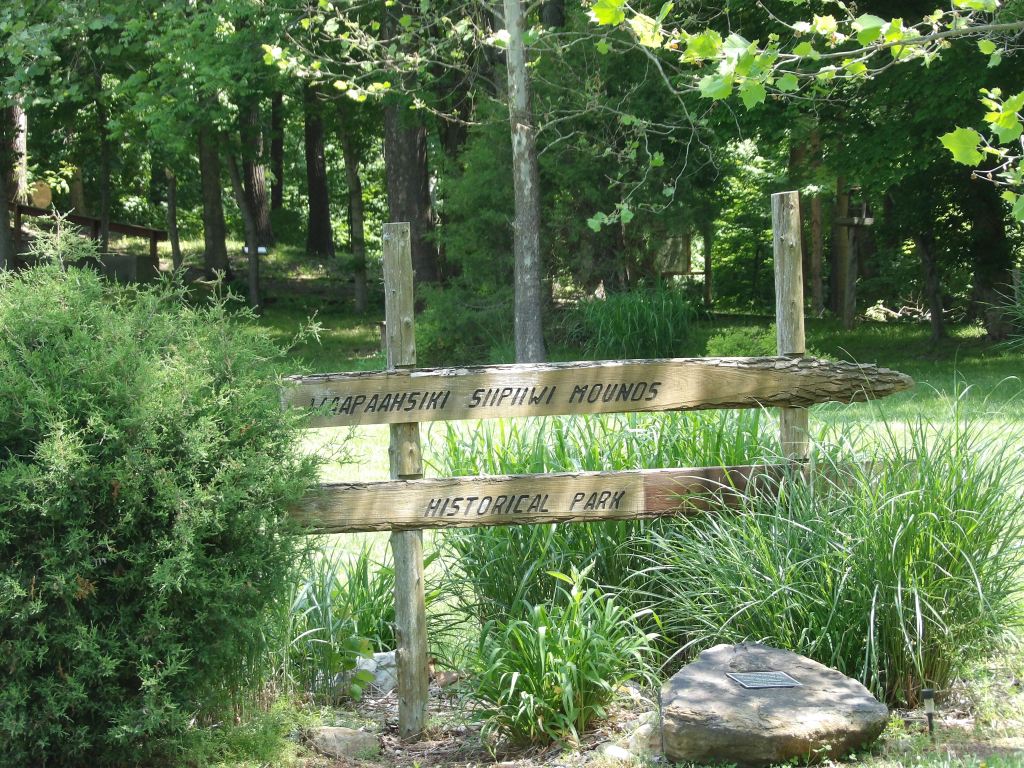Waapaahsiki Siipiiwi Mound Historical Park